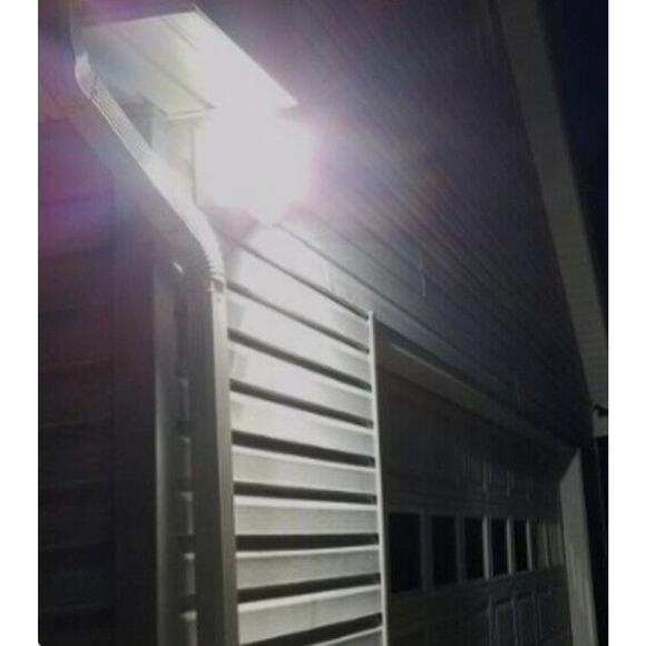 Motion Detection 60 Ft away Flood Light LED WHITE Twin Head Adjusts NEW in Box! - Picture 4 of 16